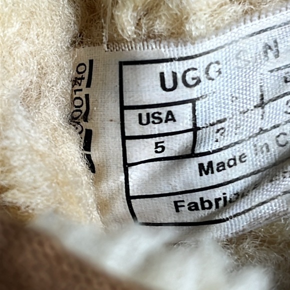 UGG Classic Short Boots Brown Suede Women's 5 - Picture 6 of 8